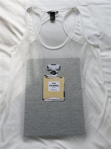 chanel no 5 graphic tee|No 5 T.